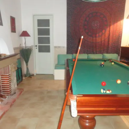 West Coast Surf Albergue *