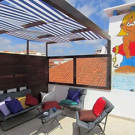 West Coast Surf Albergue *