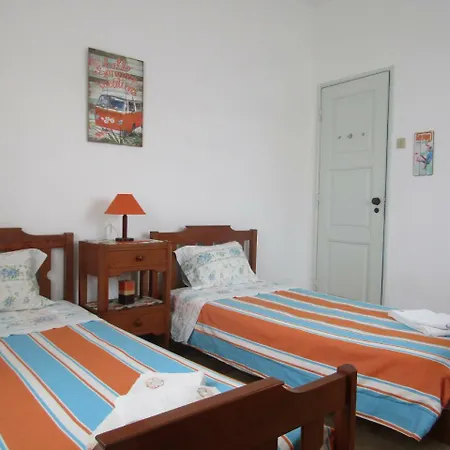 West Coast Surf Hostal *