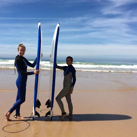 West Coast Surf Albergue *