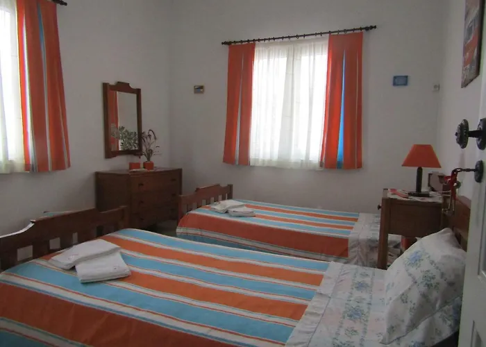 West Coast Surf Albergue *